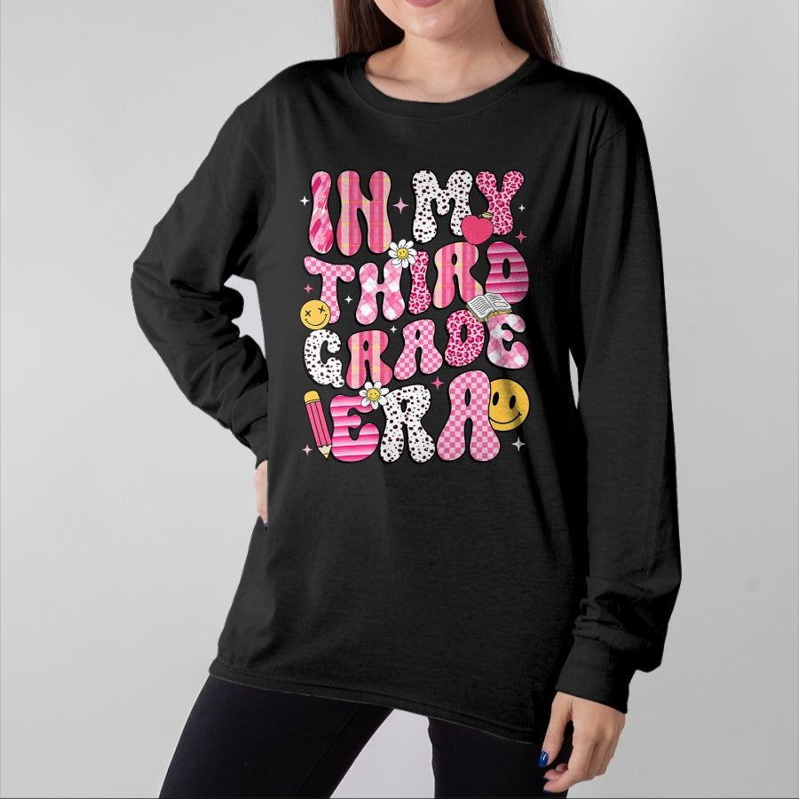 Best Student Shirt, Funny Back To School UnisexT-Shirt/Hoodie/Sweatshirt HLT00 - Back to School in My 3rd Third Grade Era Retro Pink Girl T-Shirt