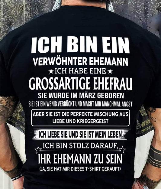 MÄRZ – FANTASTISCHE FRAU – PERFEKTES GESCHENK FÜR IHREN EHEMANN – DE - NINA03 (SKU2605-295-03)