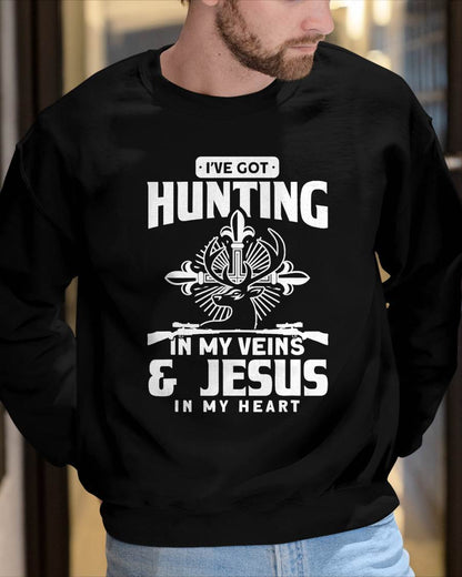 Hunting In my Veins & Jesus In My Heart Deer Hunting Hunter T-Shirt