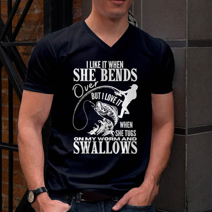 I Like It When She Bends Over Fishing Funny T-Shirt