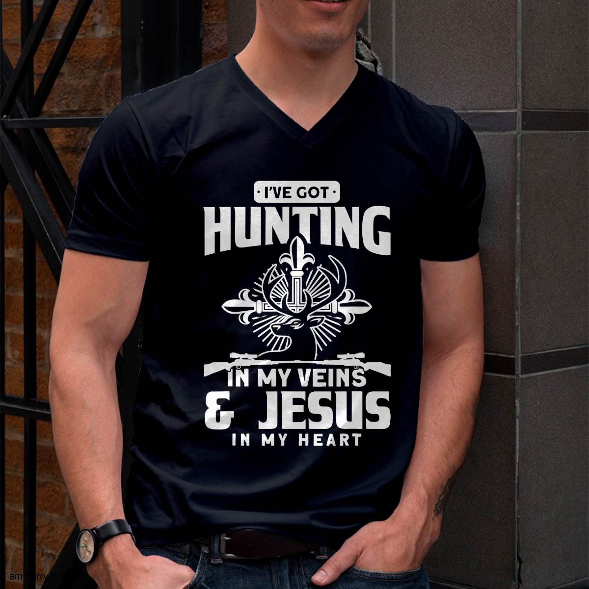 Hunting In my Veins & Jesus In My Heart Deer Hunting Hunter T-Shirt