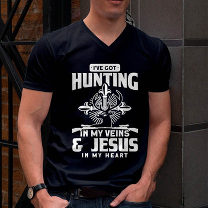 Hunting In my Veins & Jesus In My Heart Deer Hunting Hunter T-Shirt