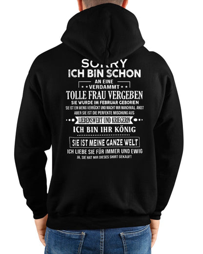 Sorry Mädels, ich bin vergeben – Meine Freundin ist verrückt und süß – Das perfekte Geschenk für deinen Freund - (SKU05-08-02) - NINA02