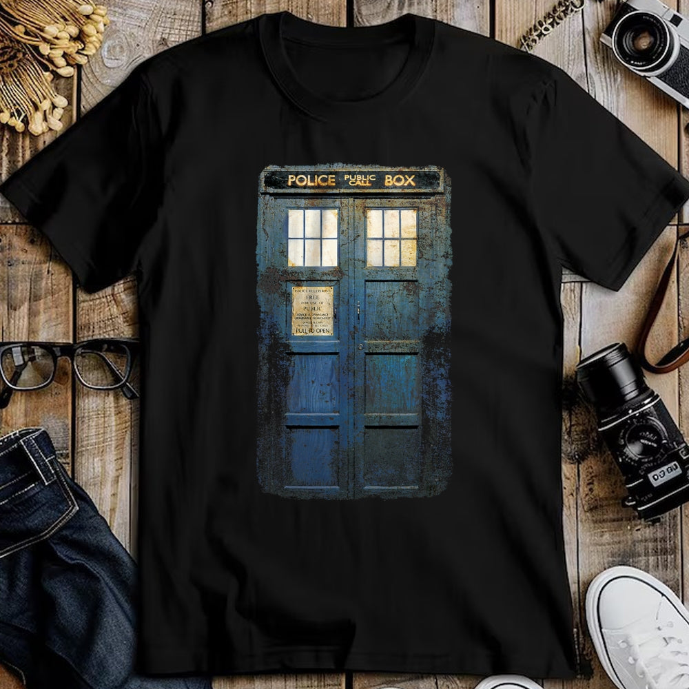 Best Doctor Shirt, Funny Doctor UnisexT-Shirt/Hoodie/Sweatshirt HLT00 - Cosplay Tardis Distressed Time-Traveller Sci-Fan T-Shirt