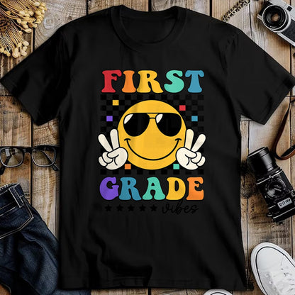 Best Student Shirt, Funny Back To School UnisexT-Shirt/Hoodie/Sweatshirt HLT00 - 1st Grade Vibes Smile Face Back to School Girls First Grade T-Shirt
