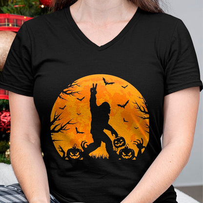 Best Thanksgiving Family Shirt , Funny Thanksgiving UnisexT-Shirt/Hoodie/Sweatshirt HLT00 - Spooky Halloween Bigfoot Pumpkin Funny Halloween Sasquatch T-Shirt, Men, Black, XX-Large