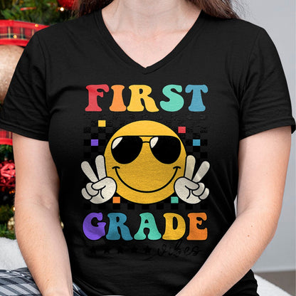 Best Student Shirt, Funny Back To School UnisexT-Shirt/Hoodie/Sweatshirt HLT00 - 1st Grade Vibes Smile Face Back to School Girls First Grade T-Shirt
