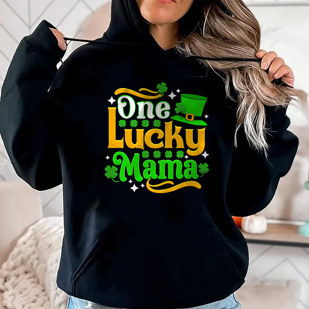 Gift for Mom Shirt, Funny Mom Unisex T-Shirt/Hoodie/Sweatshirt HLT00 - One Lucky Mama St Patricks Day Mom T-Shirt