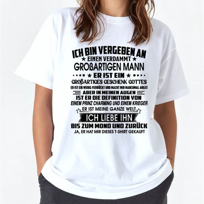 ICH BIN VERGEBEN AN EINEN VERDAMMT GROßARTIGEN MANN - Das perfekte Geschenk für deine Freundin - GER/NINA00 (SKU2605-392-00)