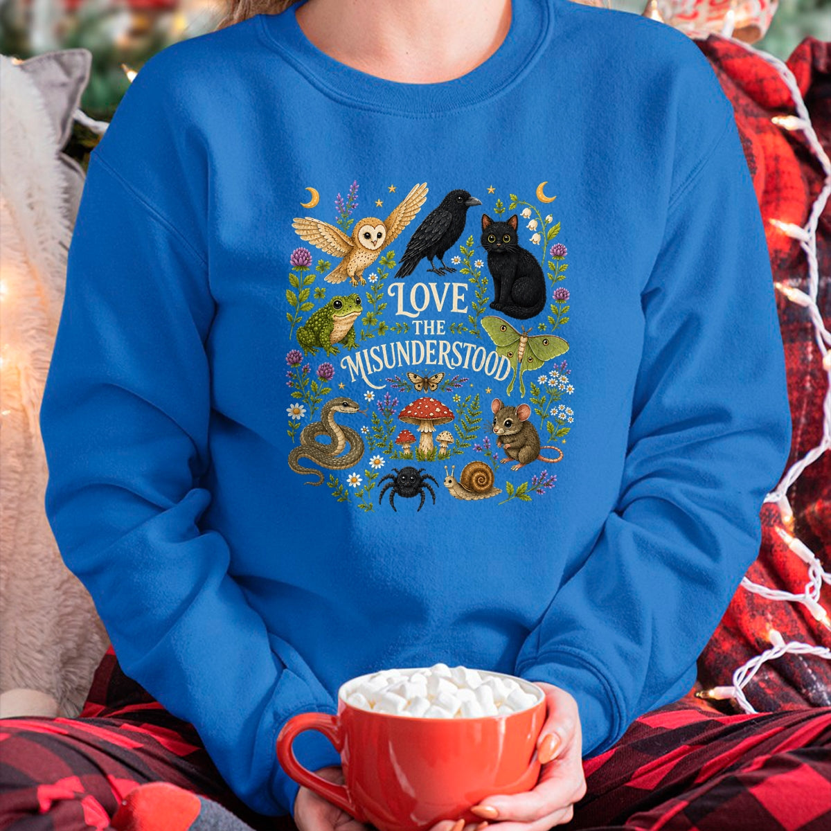 Cat Love Shirt, Funny Cat Lover Gift UnisexT-Shirt/Hoodie/Sweatshirt HLT00 - Love The Misunderstood Bat Raven Cat Snake Spider Moth Frog T-Shirt (1)