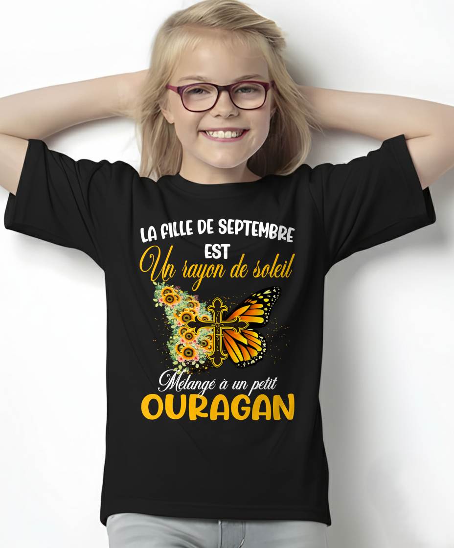 SEPTEMBRE - LA FILLE DE SEPTEMBRE EST UN RAYON DE SOLEIL MÉLANGÉ À UN PETIT OURAGAN - FMA - FR/NINA09 (SKU2603-153-09)