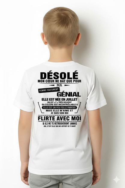 JUILLET - DÉSOLÉ, MON CŒUR NE BAT QUE POUR MA FEMME FOUTUMENT GÉNIALE — DE SA FEMME - FR07 / NINA07 (SKU26T-01258-07)
