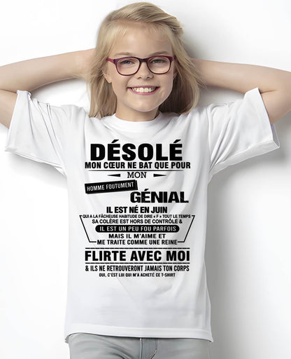 JUIN – DÉSOLÉ, MON CŒUR NE BAT QUE POUR MON HOMME FOUTUMENT GÉNIAL – DE SON MARI – FR06/NINA06 (SKU26T-01161-06)