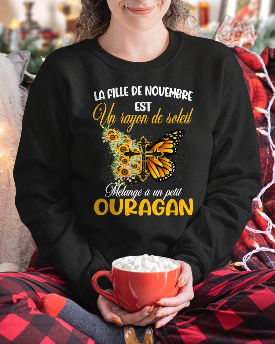 NOVEMBRE - LA FILLE DE NOVEMBRE EST UN RAYON DE SOLEIL MÉLANGÉ À UN PETIT OURAGAN - FMA - FR/NINA11 (SKU2603-153-11)