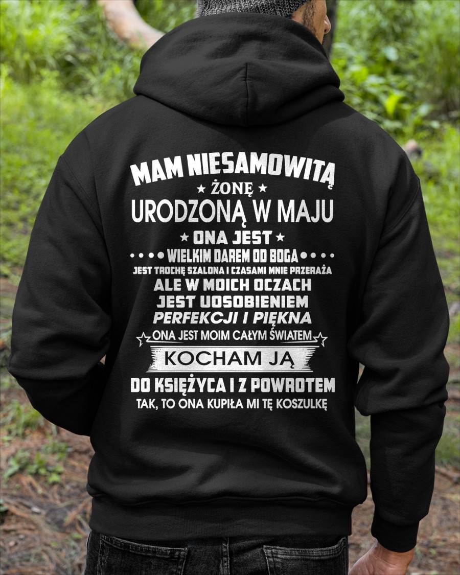 MAJ - ONA JEST WIELKIM DAREM OD BOGA – Idealny Prezent dla Twojego Męża – POL/NINA05 (SKU2605-273-05)