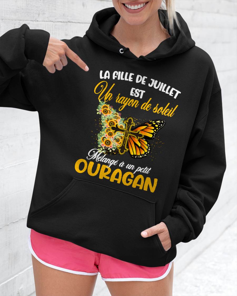 JUILLET - LA FILLE DE JUILLET EST UN RAYON DE SOLEIL MÉLANGÉ À UN PETIT OURAGAN - FMA - FR/NINA07 (SKU2603-153-07)